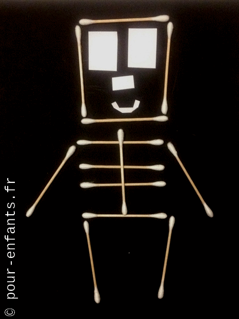 squelette halloween en cotons tiges bricolage enfants faciles maternelle et élémentaire