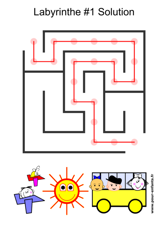 Fiche de jeu de labyrinthe. Vacances, jeu très facile à imprimer. Solution. Pour enfants dès la maternelle.